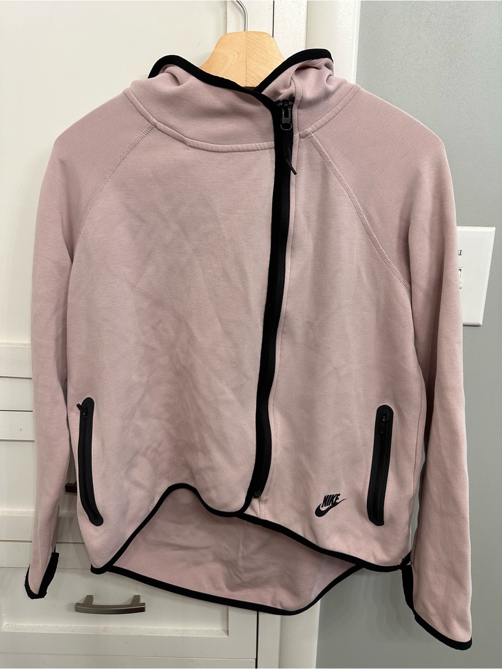 Nike Sportswear Tech Fleece Cape Hoodie Womens Medium Rose Pink Raglan Sleeve